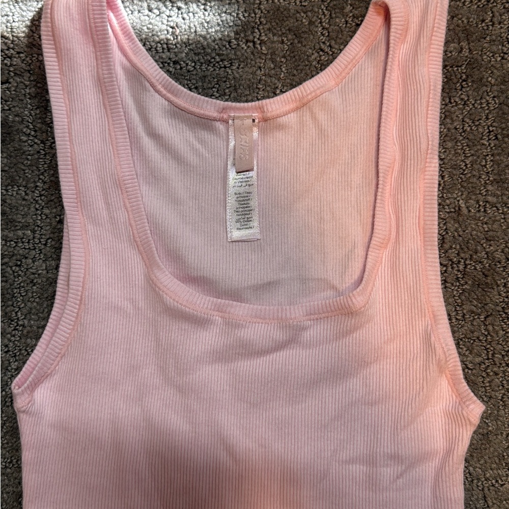 Skims tank top pink size XS